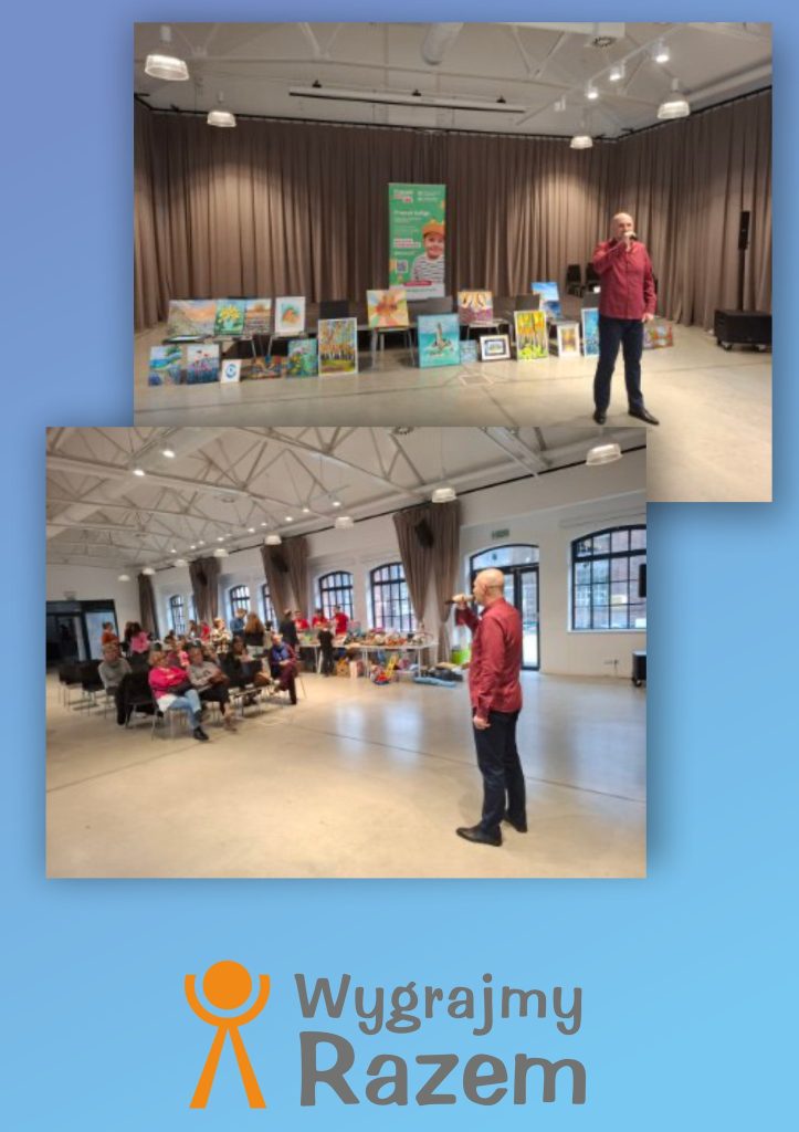 Kolaż zdjęć:  Łukasz Baruch śpiewa. Na pierwszym foto za nim obrazy do licytacji, na 2 foto , prezes Fundacji "Wygrajmy Razem" z publicznością.   