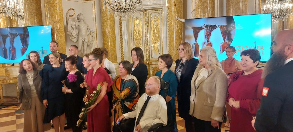 Finaliści gali razem z Pierwszą Damą.   Ministrem Krasoniem i zaproszonymi Gośćmi  