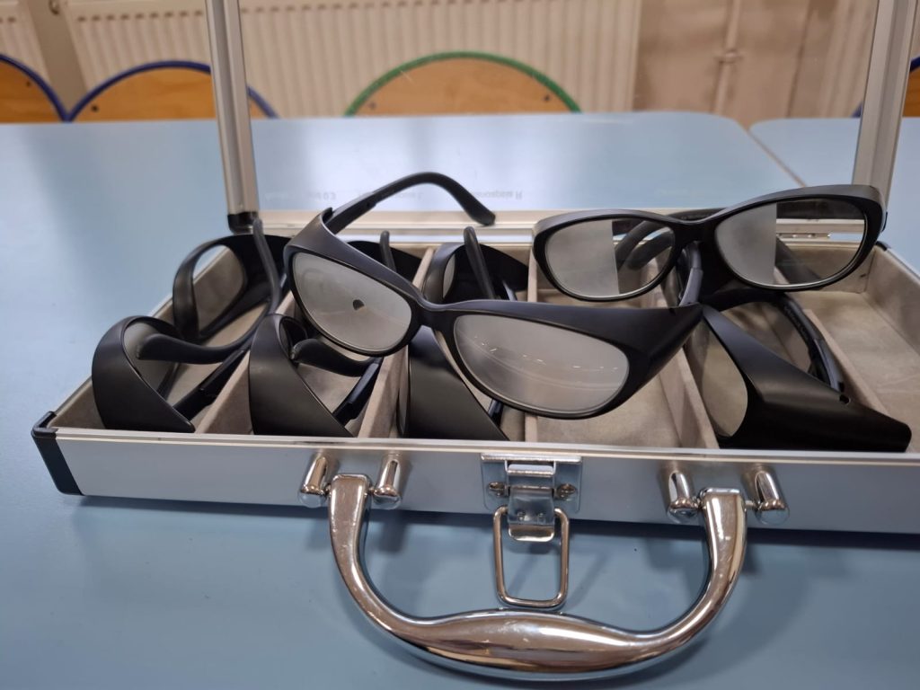 Okulary symulujące słaby wzrok